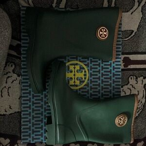Tory Burch, Hunter Green size 6 rain boots